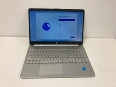 HP LAPTOP 15S-FQ2172NS 256 GB LAPTOP (ORIGINAL RRP - €391.11) IN SILVER. (WITH CHARGER - NO BOX). I3-1115G4, 8 GB RAM, , INTEL UHD GRAPHICS [JPTZ5326]