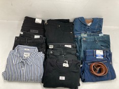 10 X WRANGLER GARMENTS OF DIFFERENT SIZES AND MODELS INCLUDING BROWN BELT - LOCATION 43A.