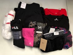 10 X SPORTSWEAR VARIOUS BRANDS AND SIZES INCLUDING PUMA SOCKS - LOCATION 20A.
