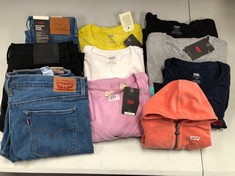 10 X LEVIS GARMENTS VARIOUS MODELS AND SIZES INCLUDING GIRL'S SWEATSHIRT 80CM - LOCATION 16A.
