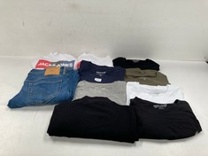 10 X JACK AND JONES CLOTHING DIFFERENT SIZES AND MODELS INCLUDING GREY T-SHIRT SIZE M -LOCATION 52B.