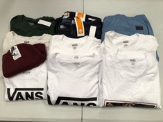 10 X CLOTHING ITEMS VARIOUS BRANDS AND SIZES INCLUDING TIMBERLAND JEANS - LOCATION 32B.