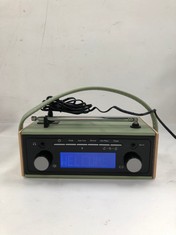 ROBERTS - RAMBLER BT RETRO PORTABLE DAB+/FM(RDS) RADIO WITH BLUETOOTH GREEN - LOCATION 50A.