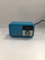 ROBERTS RADIO REVIVAL PETITE - COMPACT PORTABLE RADIO WITH DAB+/FM/BLUETOOTH, 20 HOURS BATTERY LIFE, AUXILIARY INPUT, PASSIVE RADIATOR, TURQUOISE - LOCATION 46A.