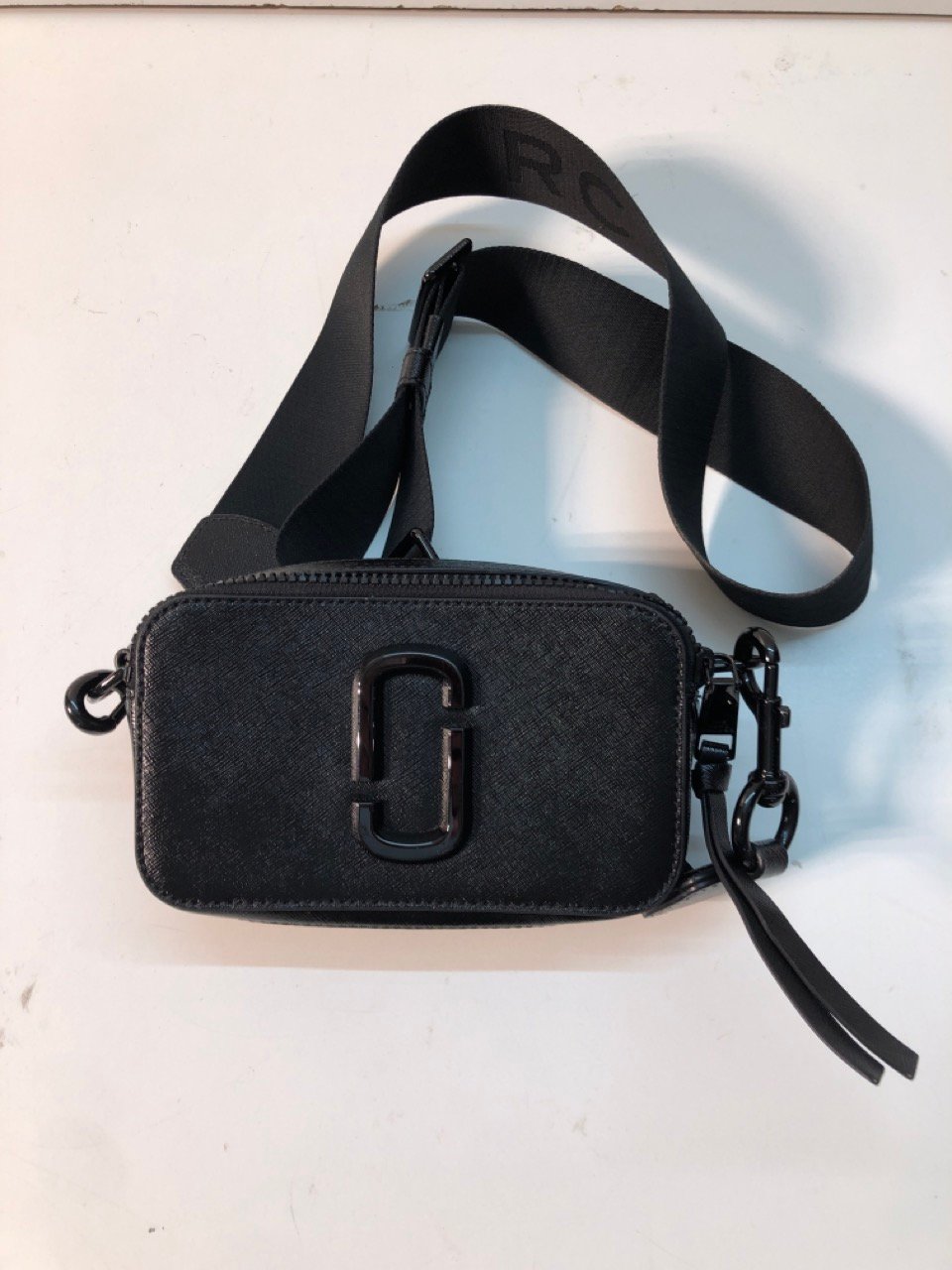 John Pye Auctions THE MARC JACOBS THE SNAPSHOT TONAL CROSSBODY BAG