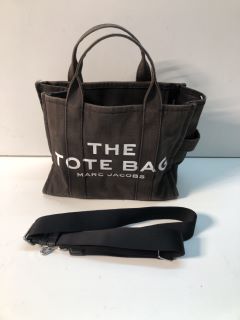 MARC JACOBS 'THE TOTE BAG' IN BLACK