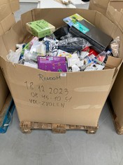 PALLET OF ASSORTED ITEMS INCLUDING CHILDREN'S TOYS.