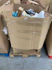 PALLET OF ASSORTED ITEMS INCLUDING HOUSEHOLD RELATED ITEMS.