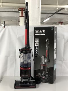 SHARK CORDED UPRIGHT PET LIFT-AWAY VACUUM CLEANER MODEL: NV602UKT - RRP. £139