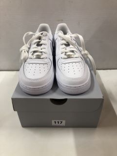 NIKE AIR FORCE 1 SIZE 5