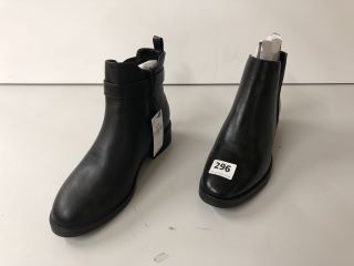 BLACK ANKLE BOOTS SIZE 7