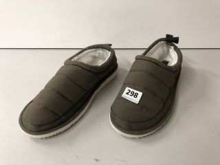 JACK AND JONES SLIPPERS SIZE 10