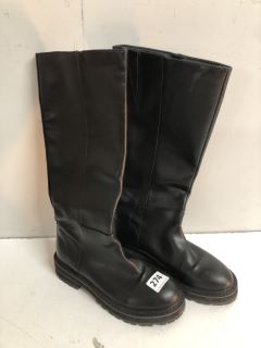 UNBRANDED BLACK LEATHER BOOTS SIZE:6