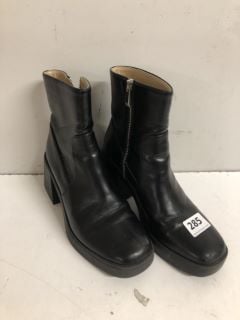 BLACK ANKLE BOOTS SIZE:7