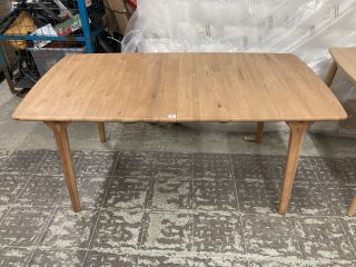 JL SIX SEATER DINING TABLE IN OAK