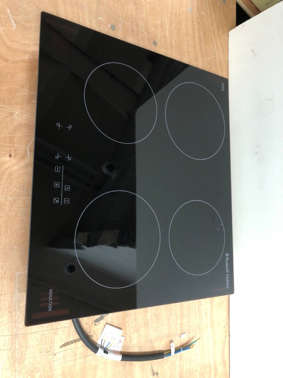John Pye Auctions RUSSELL HOBBS 59CM INDUCTION HOB MODEL RH60IH401BM
