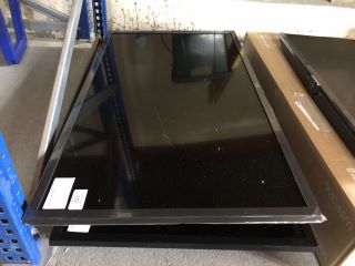 2 X ASSORTED LG 32" TVS (SMASHED/SALVAGE/SPARES)