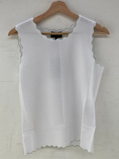 EMPORIO ARMANI KNITTED TOP IN WHITE - SIZE XS - RRP £150.00: LOCATION - E1