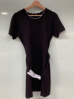 EMPORIO ARMANI MOSS STITCH KNITTED FLARED DRESS IN BLACK - SIZE 44 - RRP £389.99: LOCATION - E1