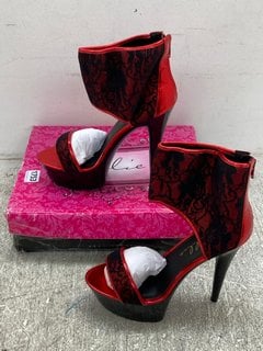 PAIR OF ELLIE AMANDA 6" POINTED HEEL PLATFORM SANDALS IN RED - SIZE 11: LOCATION - E1