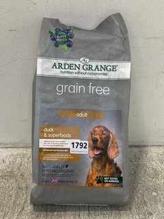 PACK OF ARDEN GRANGE GRAIN FREE ADULT DOG BISCUITS - BBE 18/7/25: LOCATION - E0