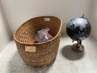 3 X ASSORTED HOUSEHOLD ITEMS TO INCLUDE 14 INCH GLOBE IN BLACK AND SILVER: LOCATION - J4