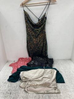 QTY OF ASSORTED CLOTHING ITEMS TO INCLUDE BLACK & CREAM MOON & STAR PRINT DRESS IN SIZE 12 & PINK VANILLA FLORAL DITSY CAMI DRESS IN SIZE 12: LOCATION - H5