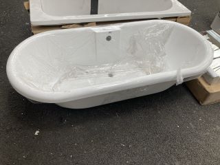 TRADITIONAL ROLL TOPPED DOUBLE ENDED FREESTANDING BATH 1750 X 780MM WITH REPAIRABLE CRACK TO TOP EDGE (WOULD MAKE IDEAL GARDEN PLANTER): LOCATION - A1