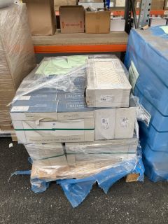 PALLET OF 500 X 250MM CERAMIC WALL TILES IN WHITE MARBLE MATTE APPROX 32M2 - APPROX RRP £1487: LOCATION - B2 (KERBSIDE PALLET DELIVERY)