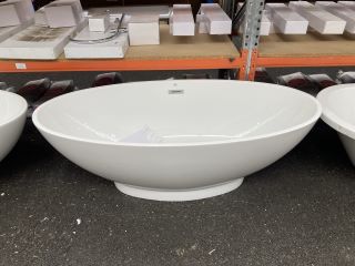 1690 X 800MM MODERN TWIN SKINNED DOUBLE ENDED FREESTANDING BATH WITH INTEGRAL CHROME SPRUNG WASTE & OVERFLOW - RRP £1389: LOCATION - B3
