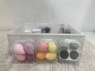 QTY OF ASSORTED MAKE UP SPONGES IN VARIOUS STYLES & COLOURS IN CLEAR CASE: LOCATION - C8