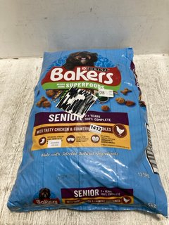 BAKERS 12.5KG SENIOR DRY DOG FOOD IN CHICKEN & COUNTRY VEGETABLES FLAVOUR - BBE: 07.2025: LOCATION - C5