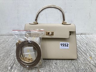 TOTES LUXE UK SMALL LEATHER CROSS BODY BAG IN CREAM: LOCATION - D4