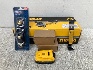 QTY OF ASSORTED HARDWEAR ITEMS TO INCLUDE DEWALT DCG412 18V LITHIUM ION CORDLESS ANGLE GRINDER: LOCATION - D4