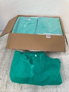 BOX OF FEELERS COMPANY VISITORS COATS IN GREEN - ONE SIZE: LOCATION - D11
