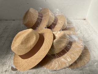 7 X APRICOT STRAW FEDORA HATS IN TAN - ONE SIZE: LOCATION - D13