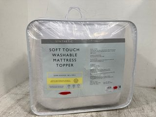 JOHN LEWIS & PARTNERS SYNTHETIC SOFT TOUCH WASHABLE SUPER KINGSIZE MATTRESS TOPPER: LOCATION - WA3