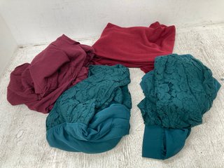 3 X ASSORTED WOMENS CLOTHING TO INCLUDE APRICOT CHIFFON TOP AND LACE SKIRT DRESS IN GREEN - SIZE UK M: LOCATION - D13