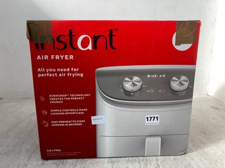 INSTANT 3.8 LITRE AIR FRYER IN SILVER: LOCATION - D16