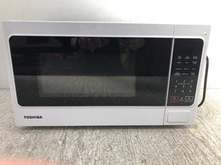 TOSHIBA SIMPLICITY MATTERS MM-EM20P(WH) MICROWAVE OVEN IN WHITE: LOCATION - D17
