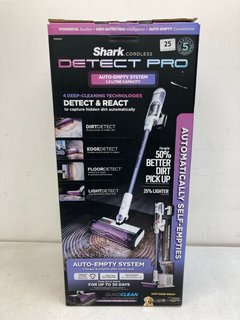 SHARK CORDLESS DETECT PRO VACUUM WITH AUTO-EMPTY SYSTEM 1.3L CAPACITY MODEL NO IW351OUK : RRP £379.00: LOCATION - BOOTH