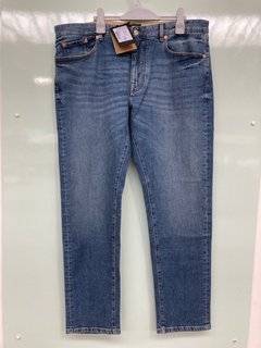 BELSTAFF ENGLAND WESTON TAPERED JEANS IN VINTAGE WASHED INDIGO SIZE W36 L32 : RRP £150.00: LOCATION - BOOTH