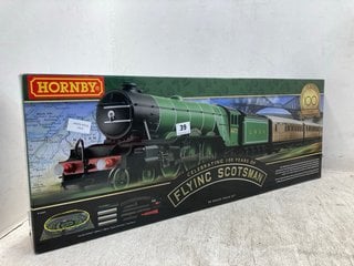 HORNBY 100 YEARS FLYING SCOTSMAN 00 GAUGE TRAIN SET : RRP£249.00: LOCATION - BOOTH