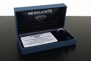 MOISSANITE 9CT WHITE GOLD 10 STONE MOISSANITE BAND RING SIZE T :RRP £693.00: LOCATION - BOOTH