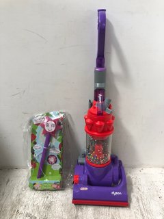 CHILDRENS DYSON TOY TO ALSO INCLUDE BEN & HOLLY'S SPARKLE & SPELL MAGIC WAND: LOCATION - A9