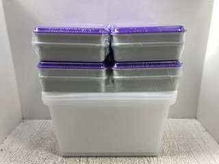 4 X LITTLE BITS STORAGE ORGANISERS WITH PURPLE LID TO ALSO INCLUDE 2 X CLEAR STORAGE TUBS WITH LIDS: LOCATION - B4