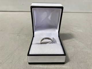 LOVE GOLD 9CT WHITE GOLD BAND WEDDING RING - SIZE O - RRP £239: LOCATION - WA1