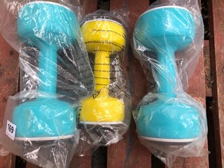 2 X BABY BLUE 4KG DUMBBELLS TO INCLUDE YELLOW 2KG DUMBBELL: LOCATION - A5