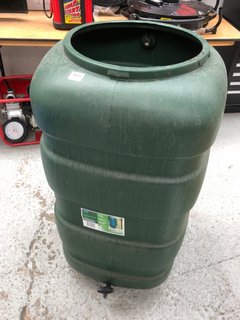 250L GREEN WATER BUTT WITH BLACK PLASTIC TAP: LOCATION - A1