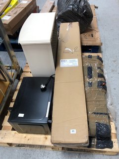 QTY OF ASSORTED ITEMS TO INCLUDE CREAM 2 DOOR ELECTRIC FIRE & RUSSELL HOBBS BLACK MICROWAVE OVEN RHM2076B-AZ: LOCATION - A2